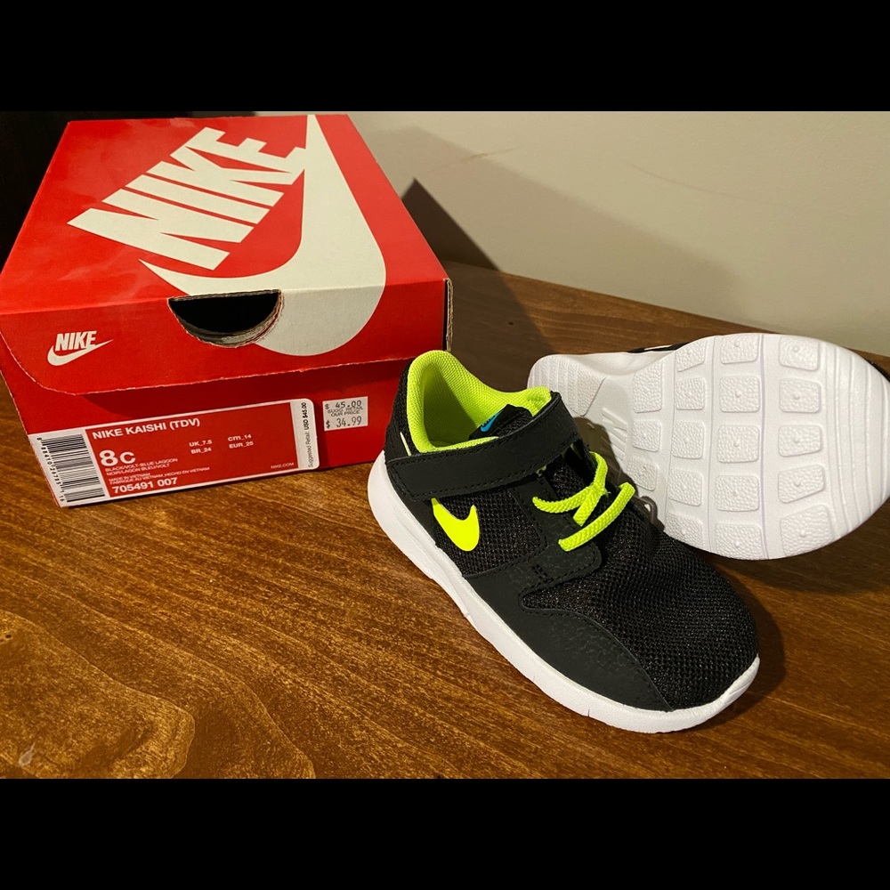 Boys size 8 Nike tennis shoes